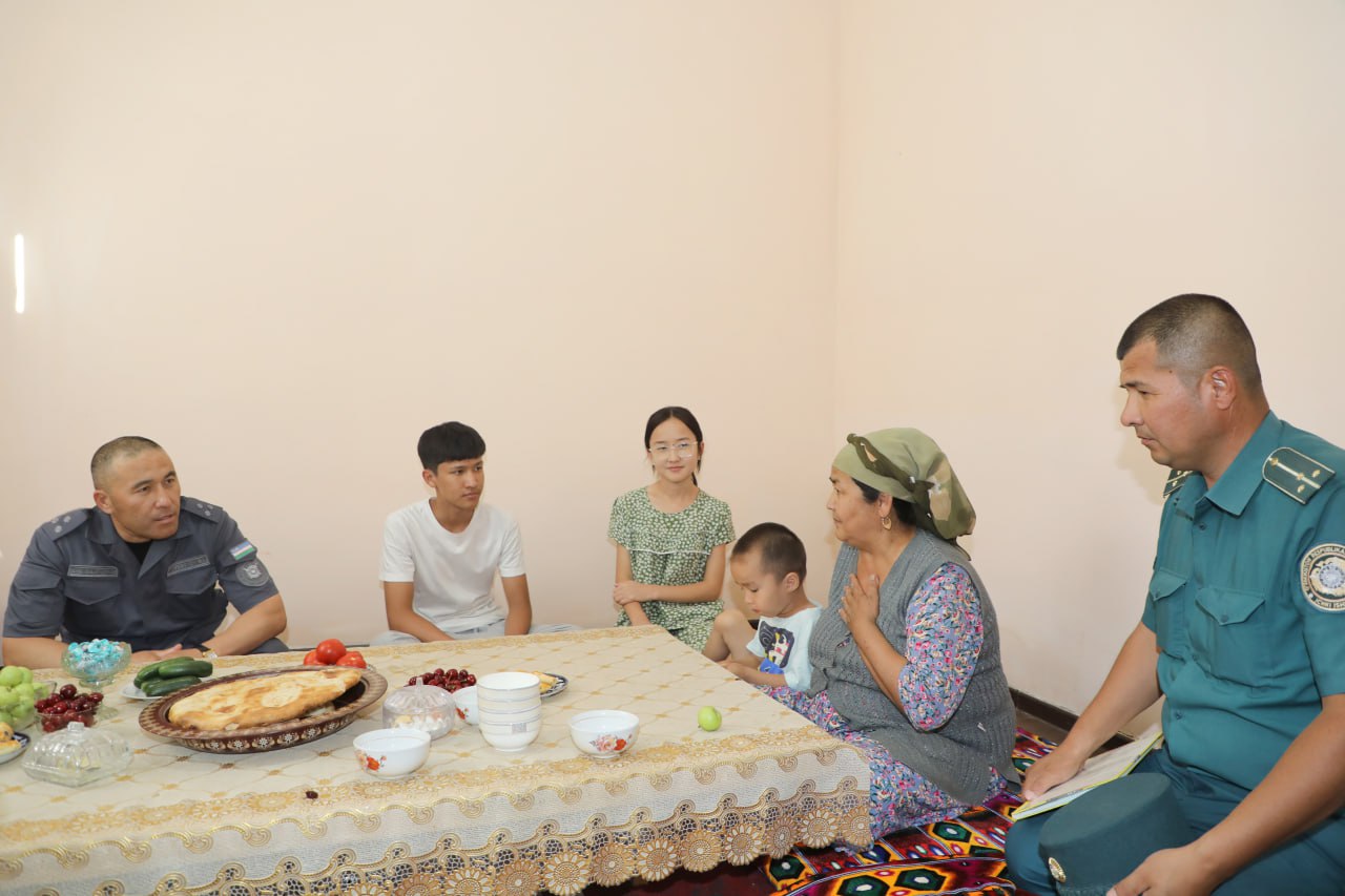 Xızmetkerlerdi hár tárepleme qollap kuwatlaw, ásirese olarǵa sociallıq jaqtan járdem beriw…