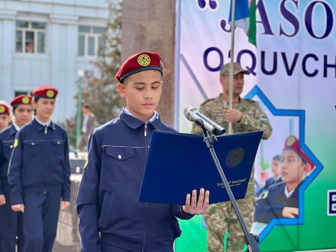 Beruniy rayonında Jasorat mektebi oqıwshılarınıń 