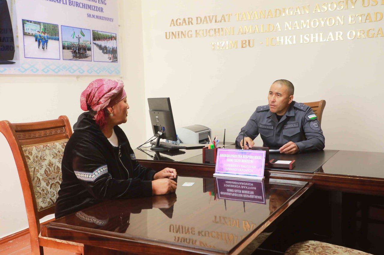 Qaraqalpaqstan Respublikası Ishki isler ministri tárepinen puqaralardıń ishki isler uyımla…