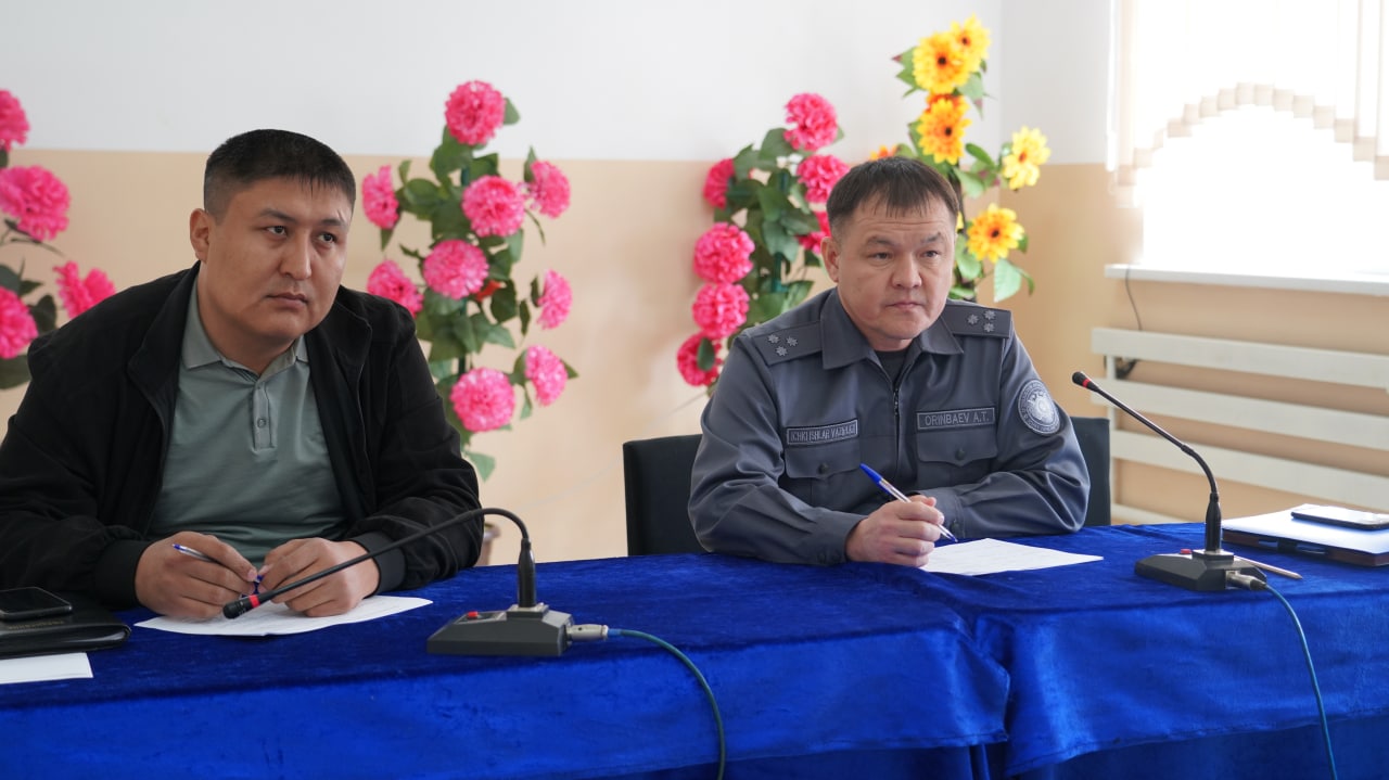 Chimboy tumanida,  Qoraqalpog‘iston Respublikasi Ichki ishlar vaziri polkovnik A.Orinbayev…